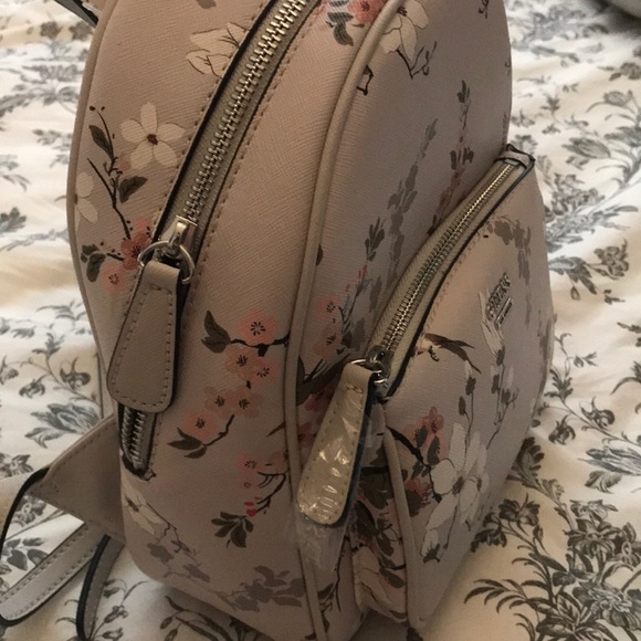 Guess backpack - Picture 5 of 6